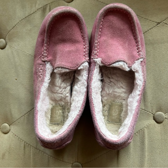 UGG Shoes - UGG Ansley Women's 6 Pink Moccasin Suede Fur Lined Slipper Shoes